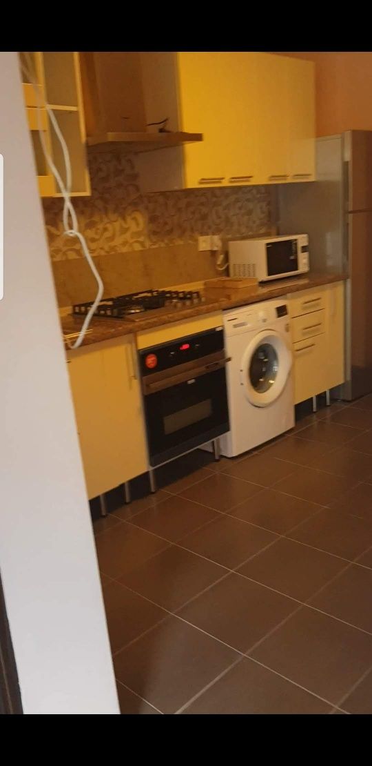 Vând apartament cu o camera str Moților