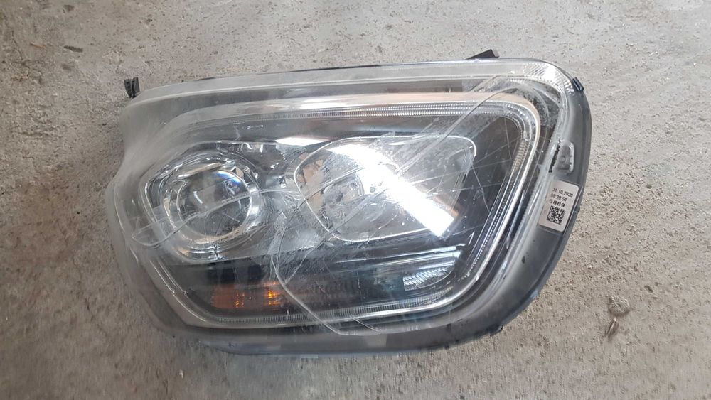 Far dreapta Ford Transit Custom daylight led, an 2021