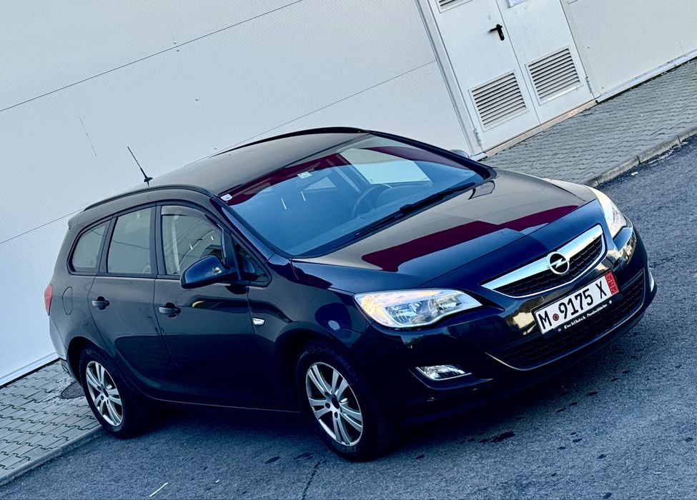 Opel Astra J 1.7 CDTI 2012