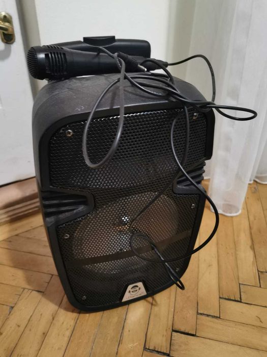 Boxă portabila cu microfon și telecomanda
