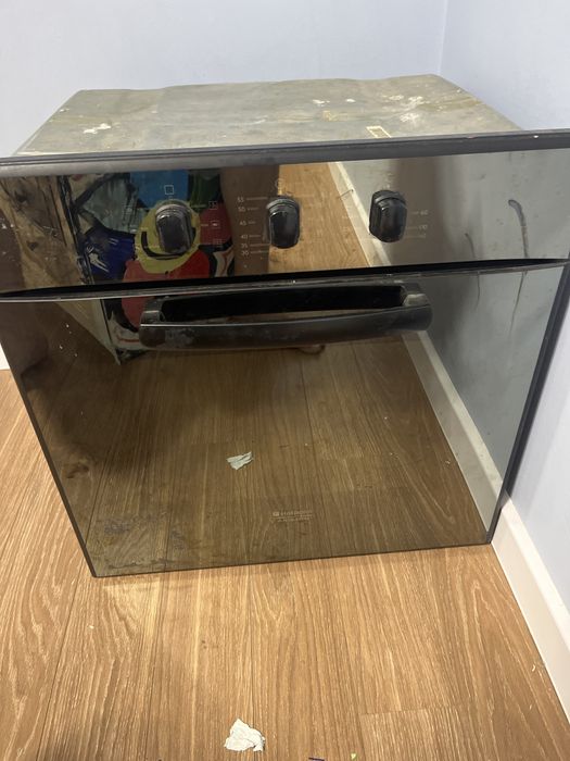 Продам духовку Hotpoint Ariston