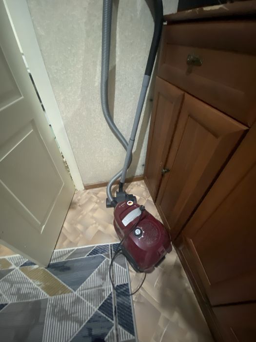 Пылесос BOSCH в рабочем состоянии