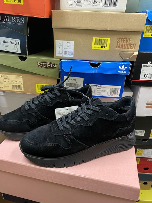 Дамски маратонки Tamaris естествен велур 37-40 намалени