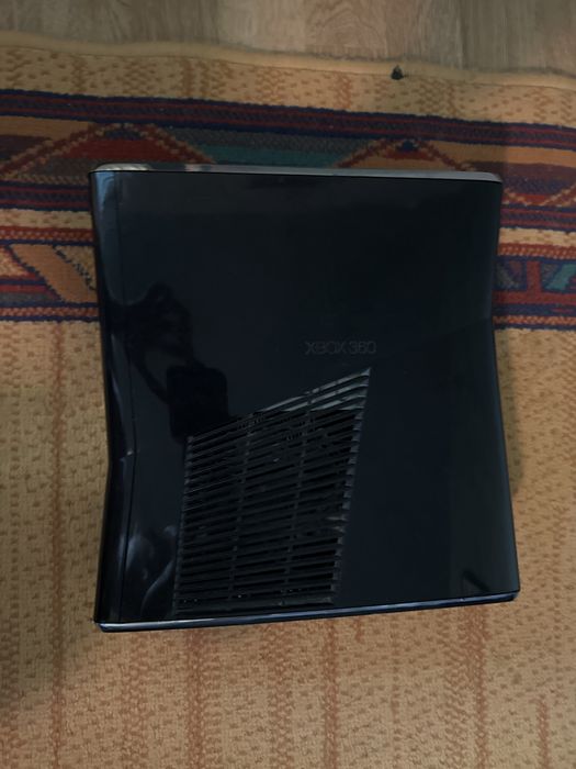 Xbox 360 Slim pentru Piese