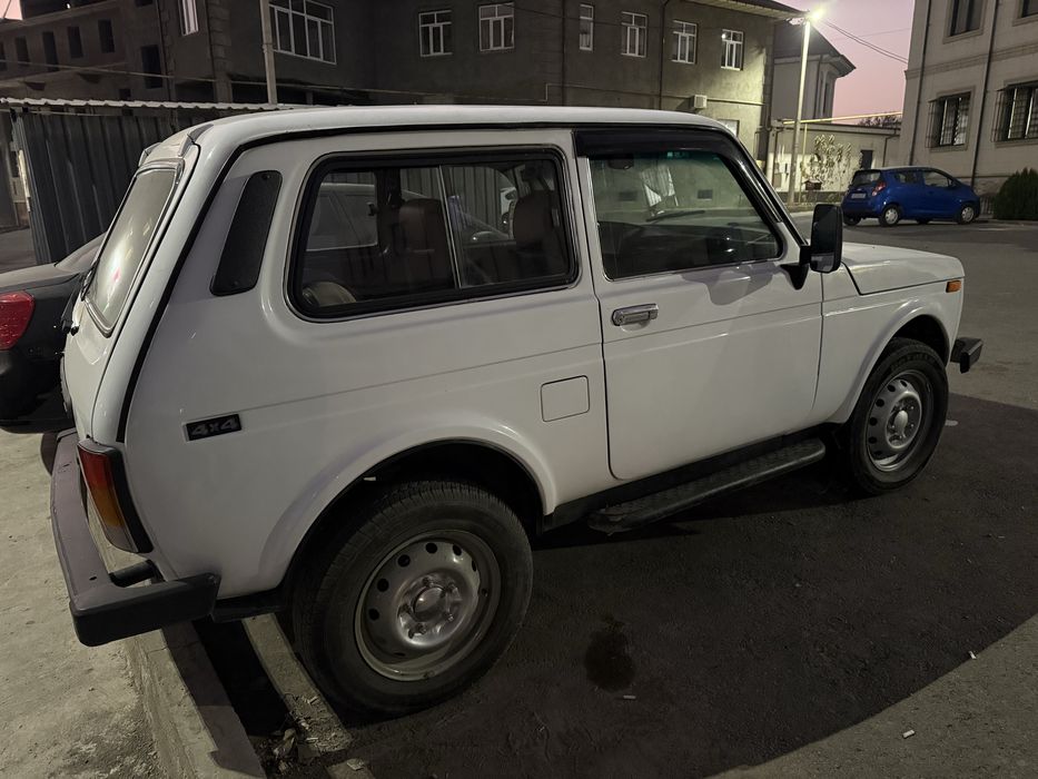 Нива сотилади холати яхши юрип турган раздаткаси бор