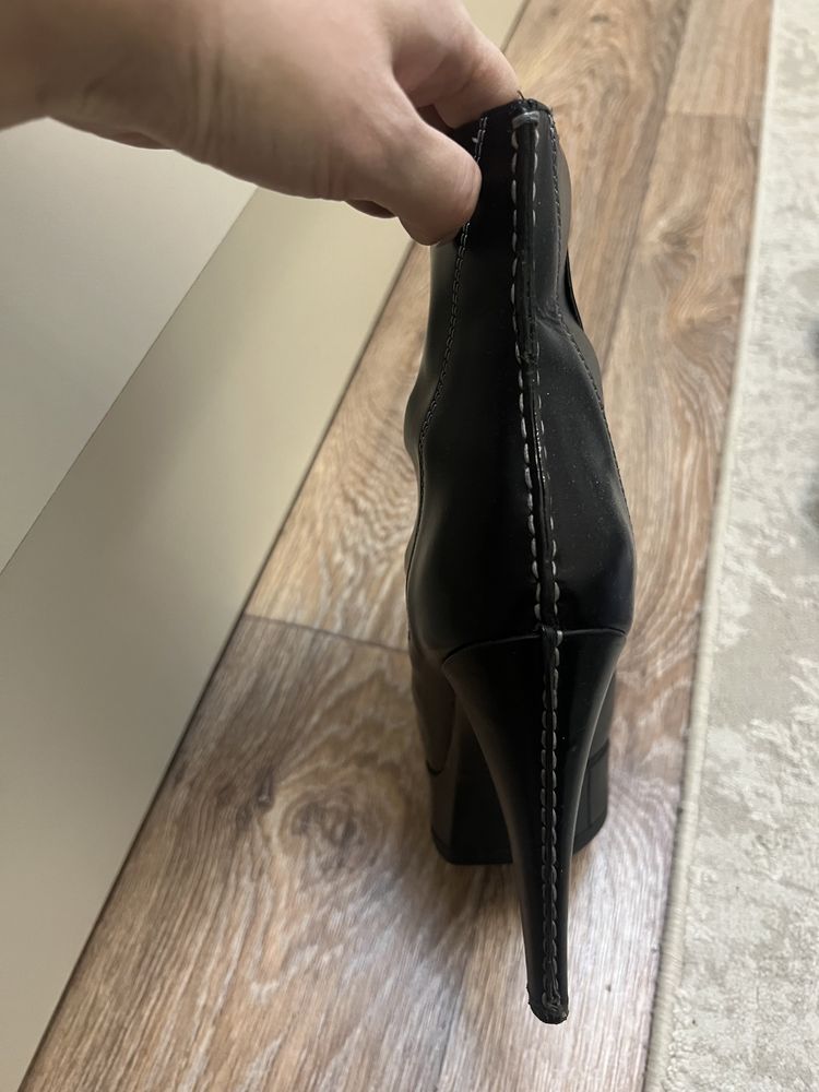 Продам ботильоны
