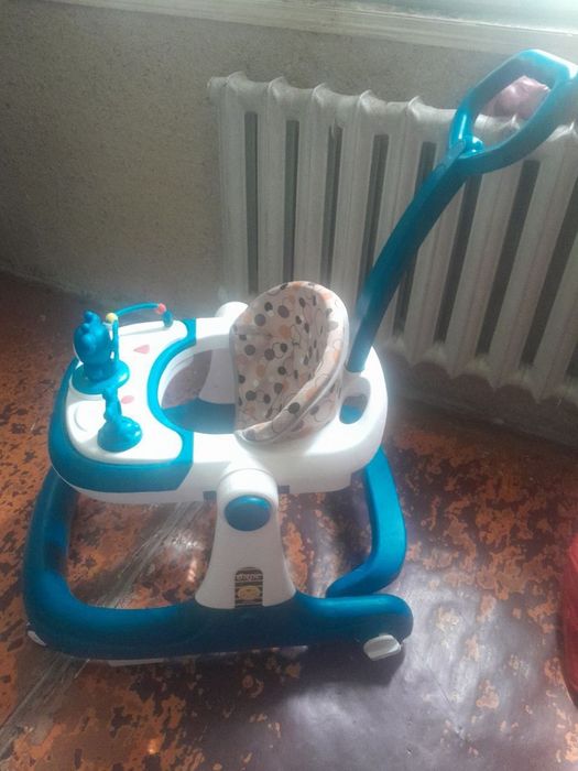 Продам стульчик ходунки ванночку