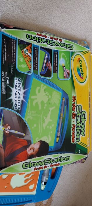Crayola Glow station  , увлекателна игра със светеща писалка