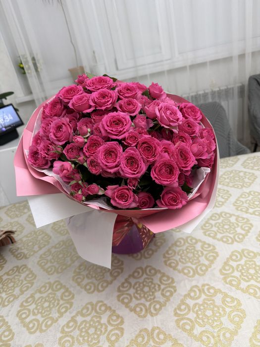 Розы свежие продам срочно 7 декабря подарили