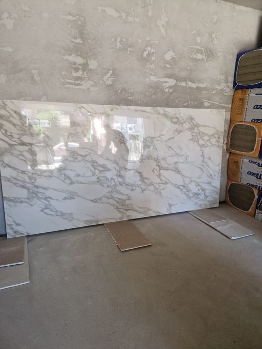 Gresie Lastre 320×160 calacatta gold