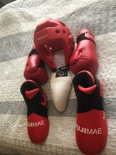 Протектори Fujimae червени