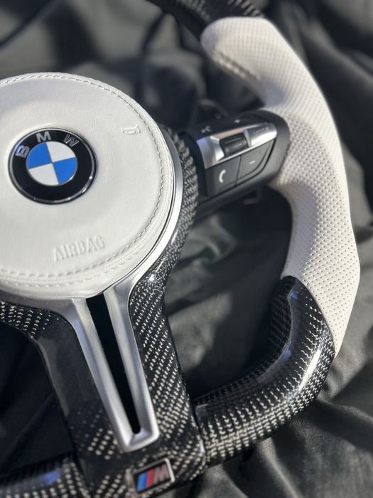 Volan BMW Carbon Seria 1/2/3/4/5/6/7/X1/X3/X4/X5/X6 Montaj Inclus