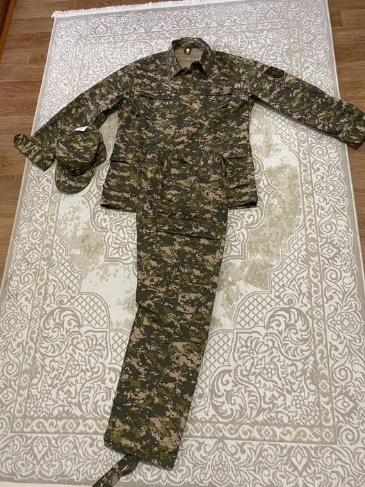 Военная форма, 52 размер, новая с кепкой