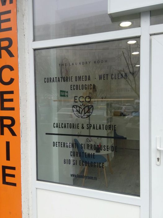 Texte sau sigle DECUPATE - pentru geam, perete, masina sau mobilier!