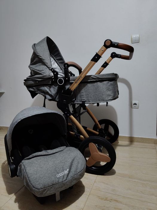 Vînd carucior coccolle