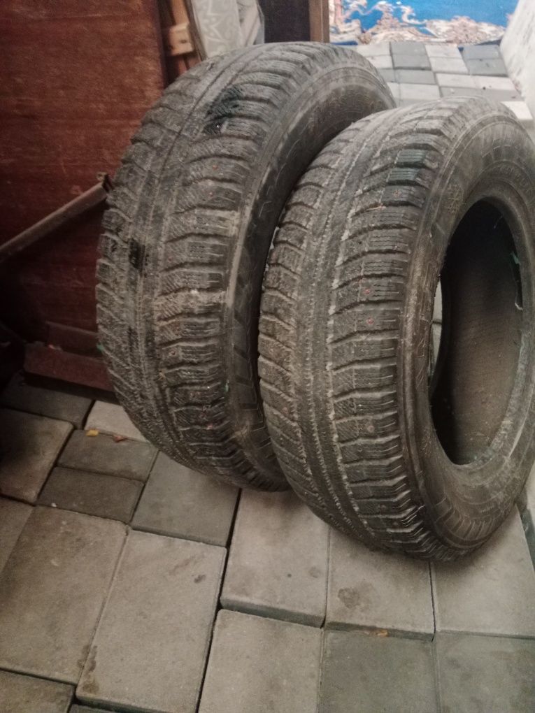 Продам две зимние резины