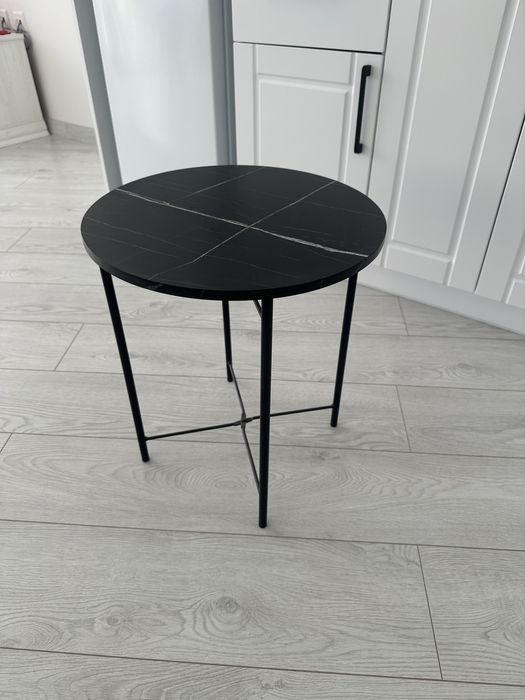 Маса малка, цена 25 лв