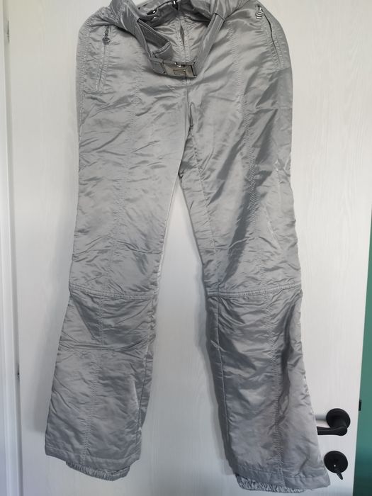Vând costum de schi fetițe/dama