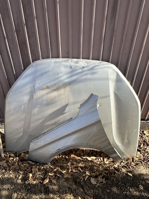 Левый крыло, капот веста кросс оригинал б/у