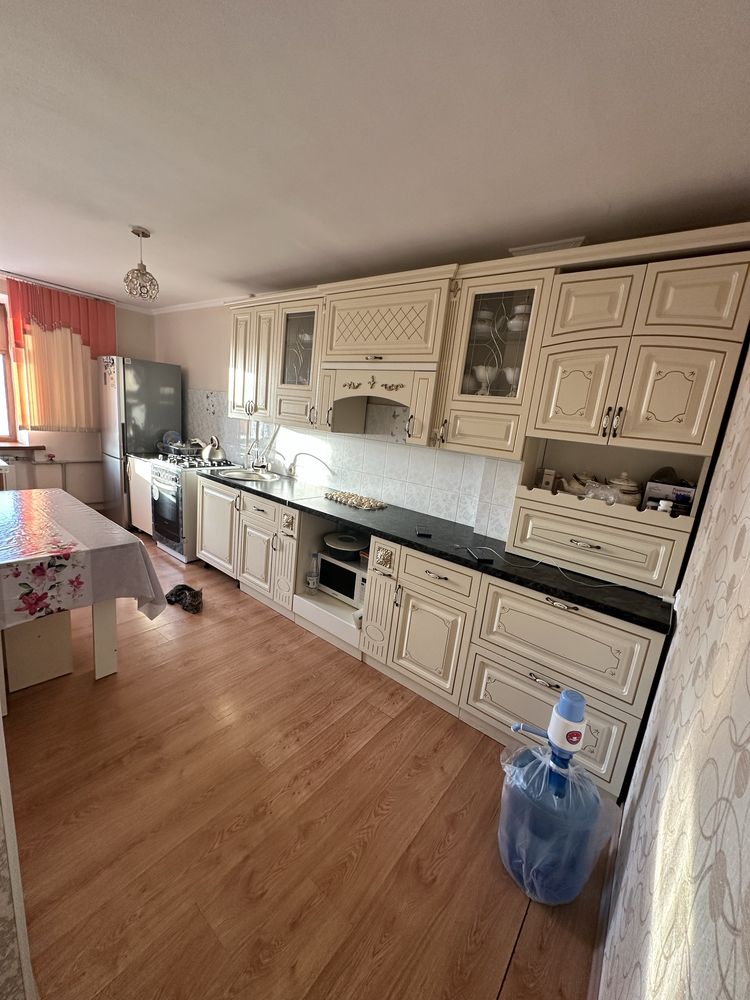 Продам 4х комн квартиру в центре