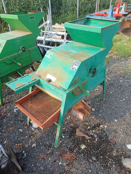 Batoza de porumb actionata la cardan la tractor 3.5 tone pe ora