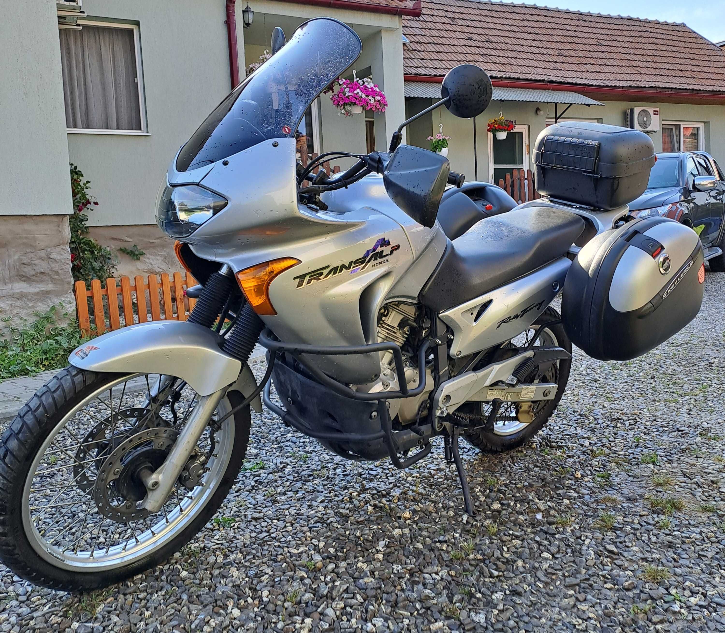 Honda Transalp XL650V