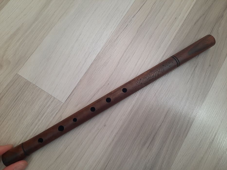 Fluier din lemn de nuc LA major