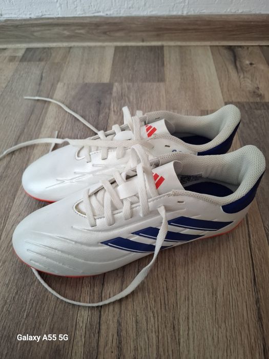 Vând ghete fotbal Adidas COPA