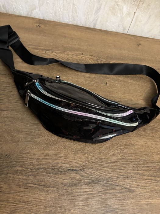 Дамска лачена чанта