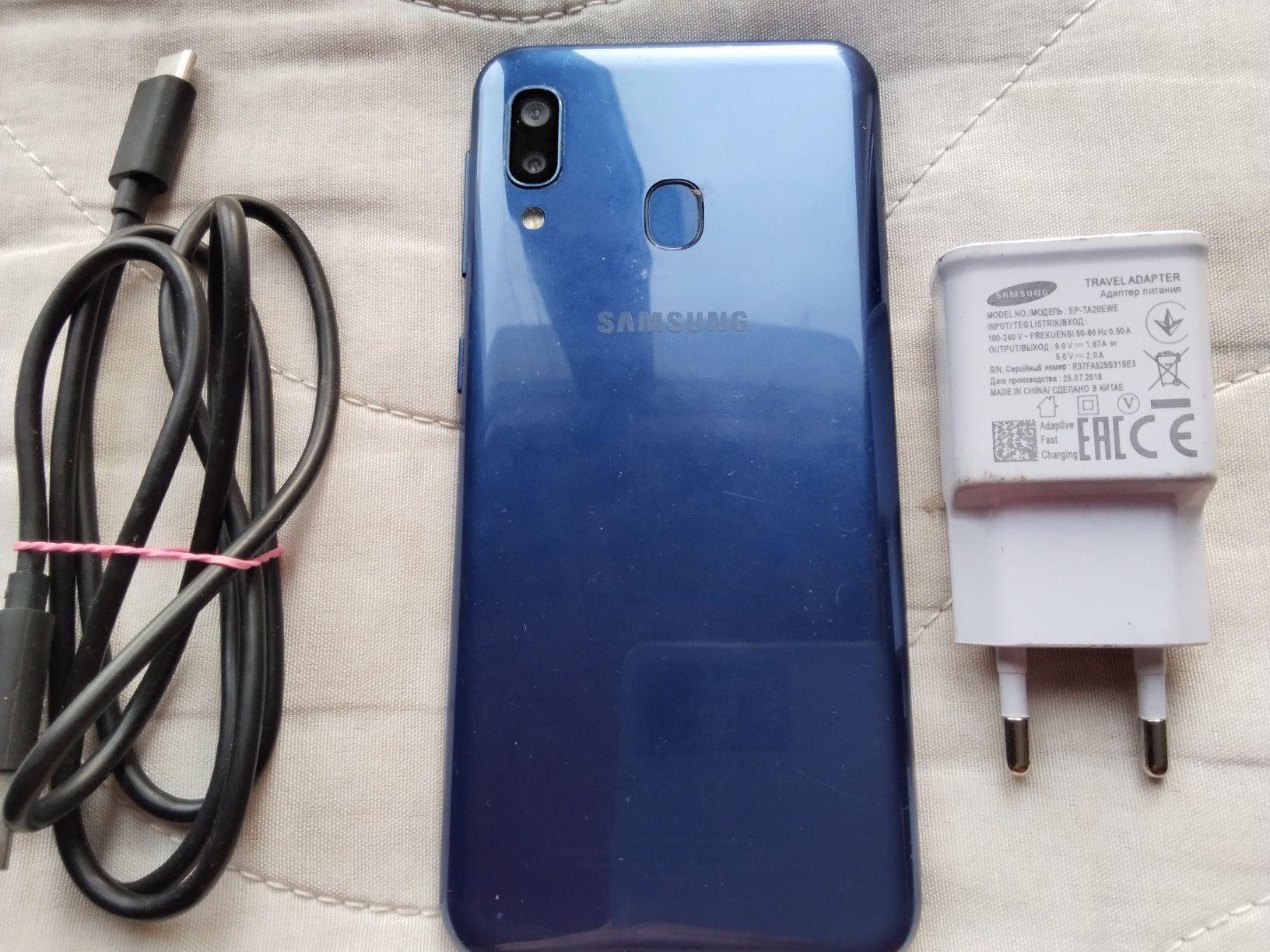 страхотен 4G LTE GSM с две сим карти едновременно Samsung A20e