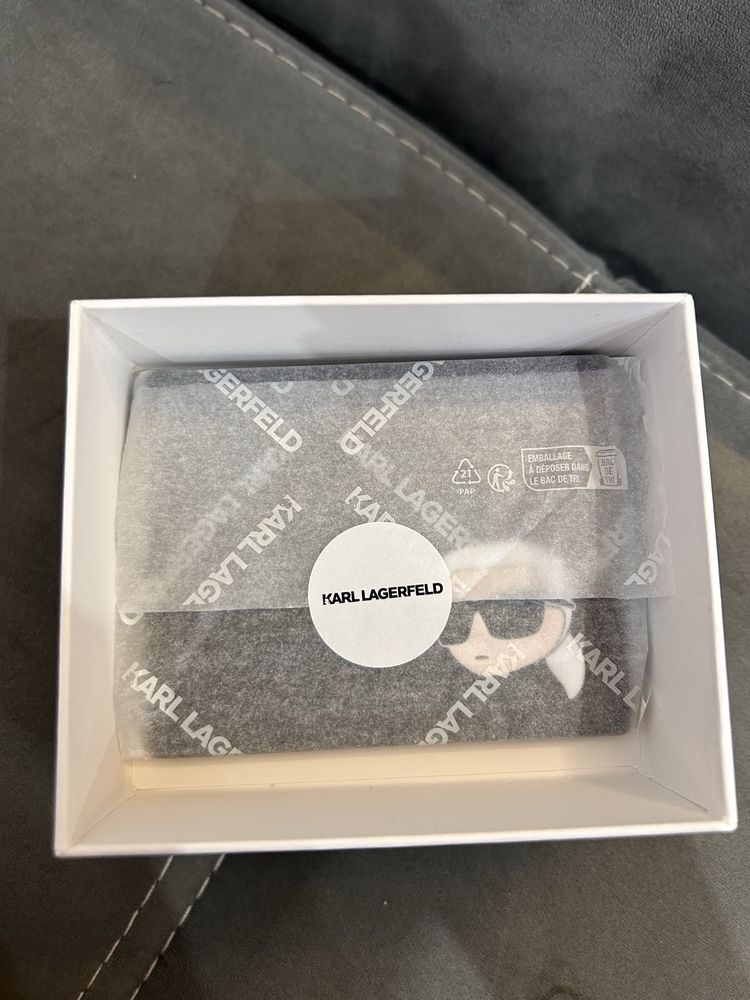 Cardholders на Karl Lagerfeld - Чисто нови