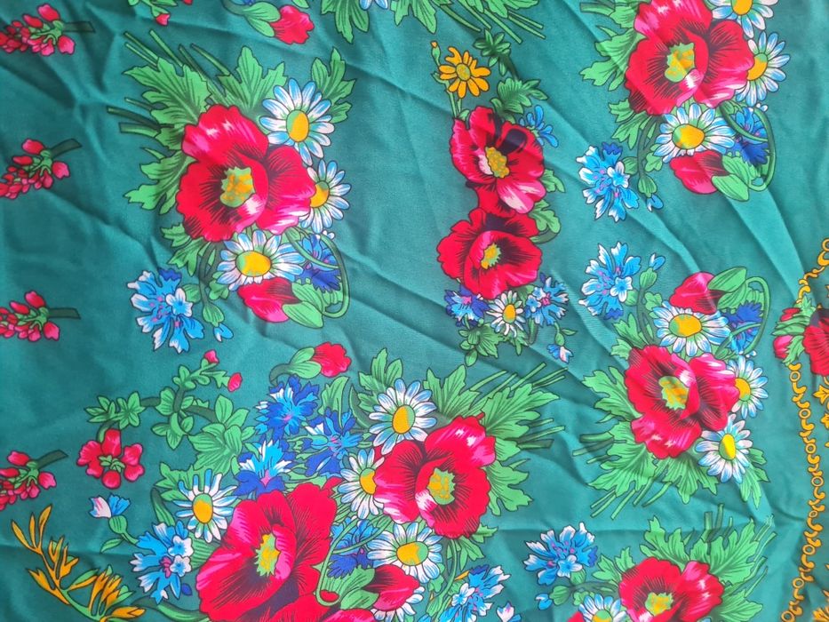 Vand material pentru haine de mascat