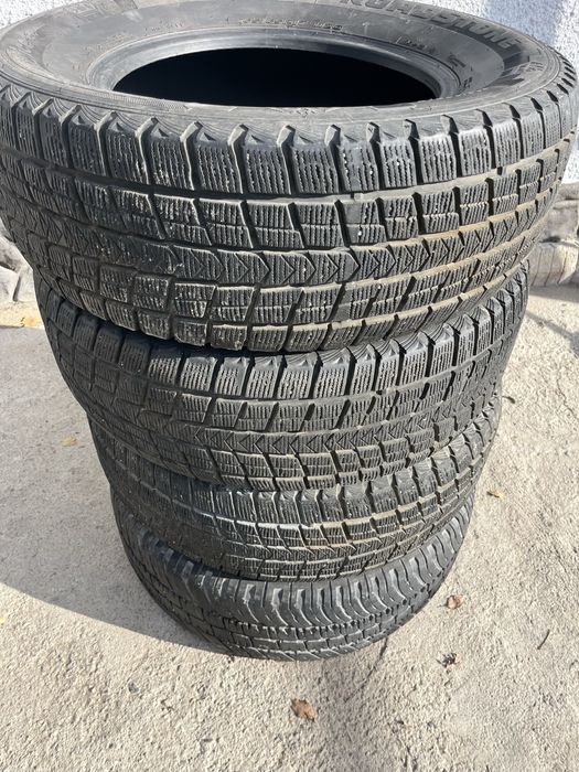 Зимние шины б/у в хорошем состояние
