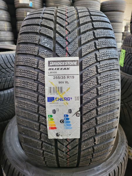 255/35/19 BRIDGESTONE 2бр