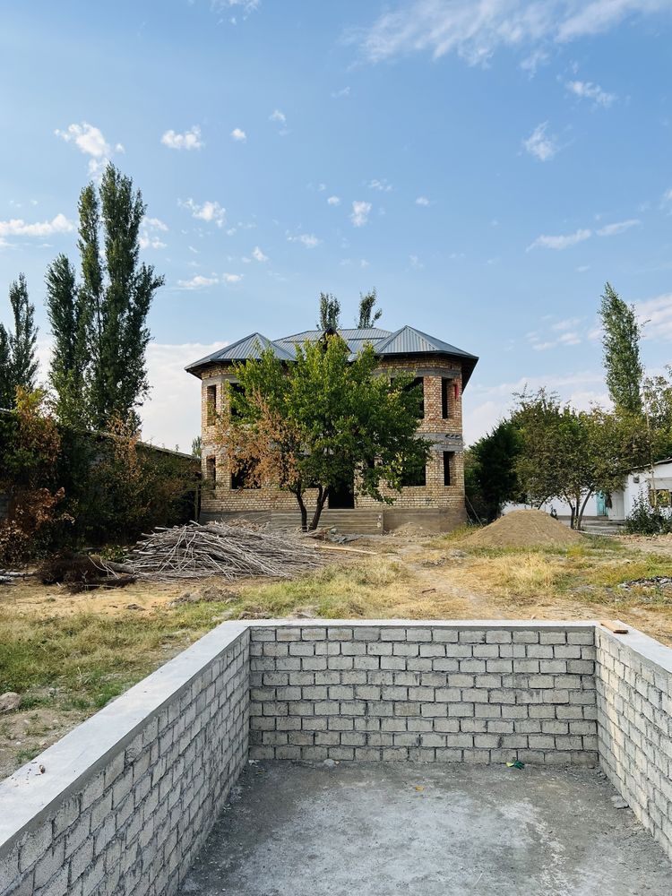 Участок двух этажный 10 сотих