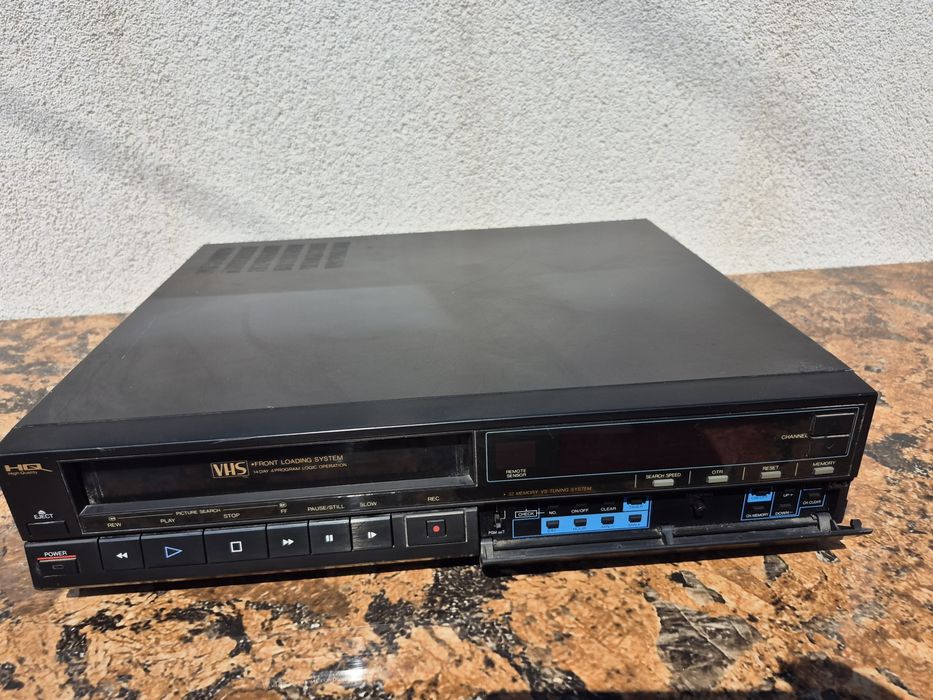 Vand video marca Megavision model VCR-32DAD,made in japan 

- video ca
