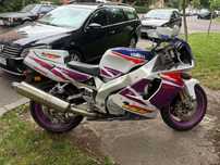 URGENT!!! Vând sau schimb motor sport Yamaha FZR 750R