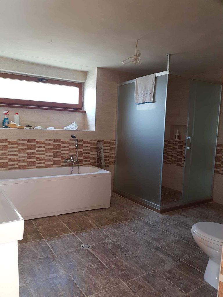 Продава се Къща в с. Янково, Област Шумен - 247 кв.м за 316 €/кв.м - Снимка #2