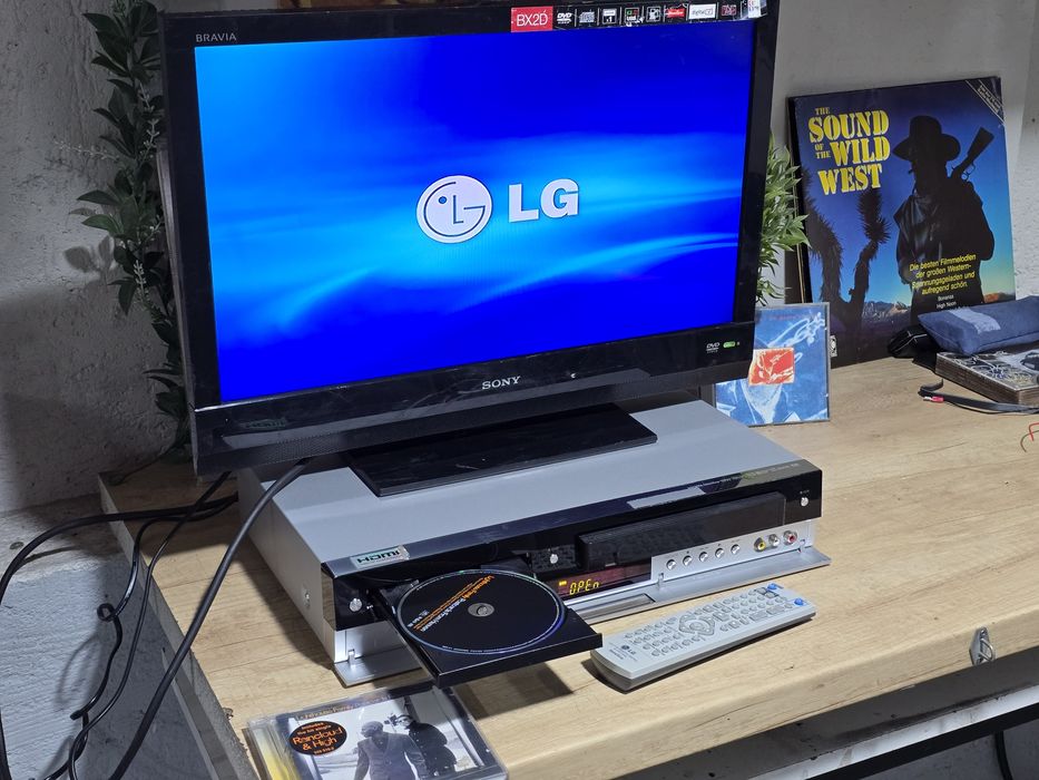 Combo player LG V192h, dvd ,vhs recorder vcr , hdmi, stereo hifi