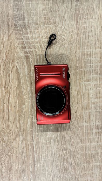 Nikon coolpix S8100
