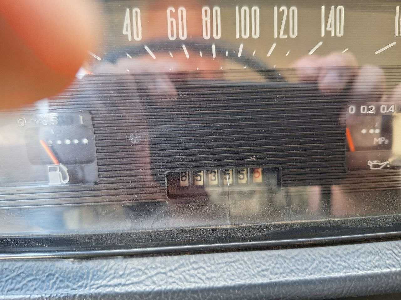 Moskvich 412 . s precepom.1990y.года в хорошем состоянии на бензине