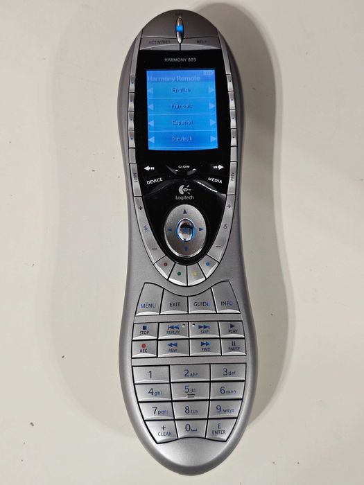 Telecomanda universala Logitech Harmony 895