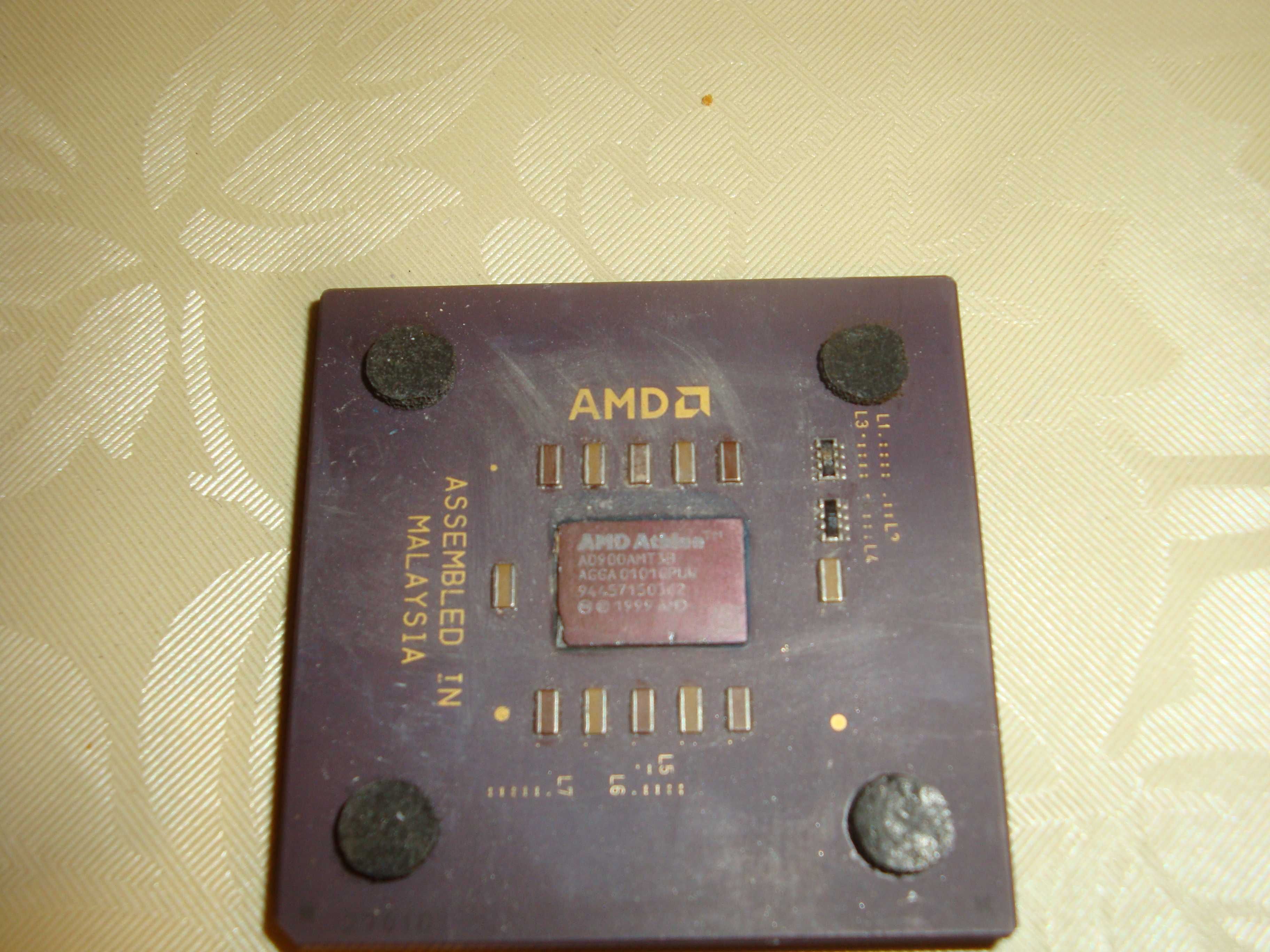 Procesor AMD Athlon 900Mhz Thunderbird socket A 462 - de colectie
