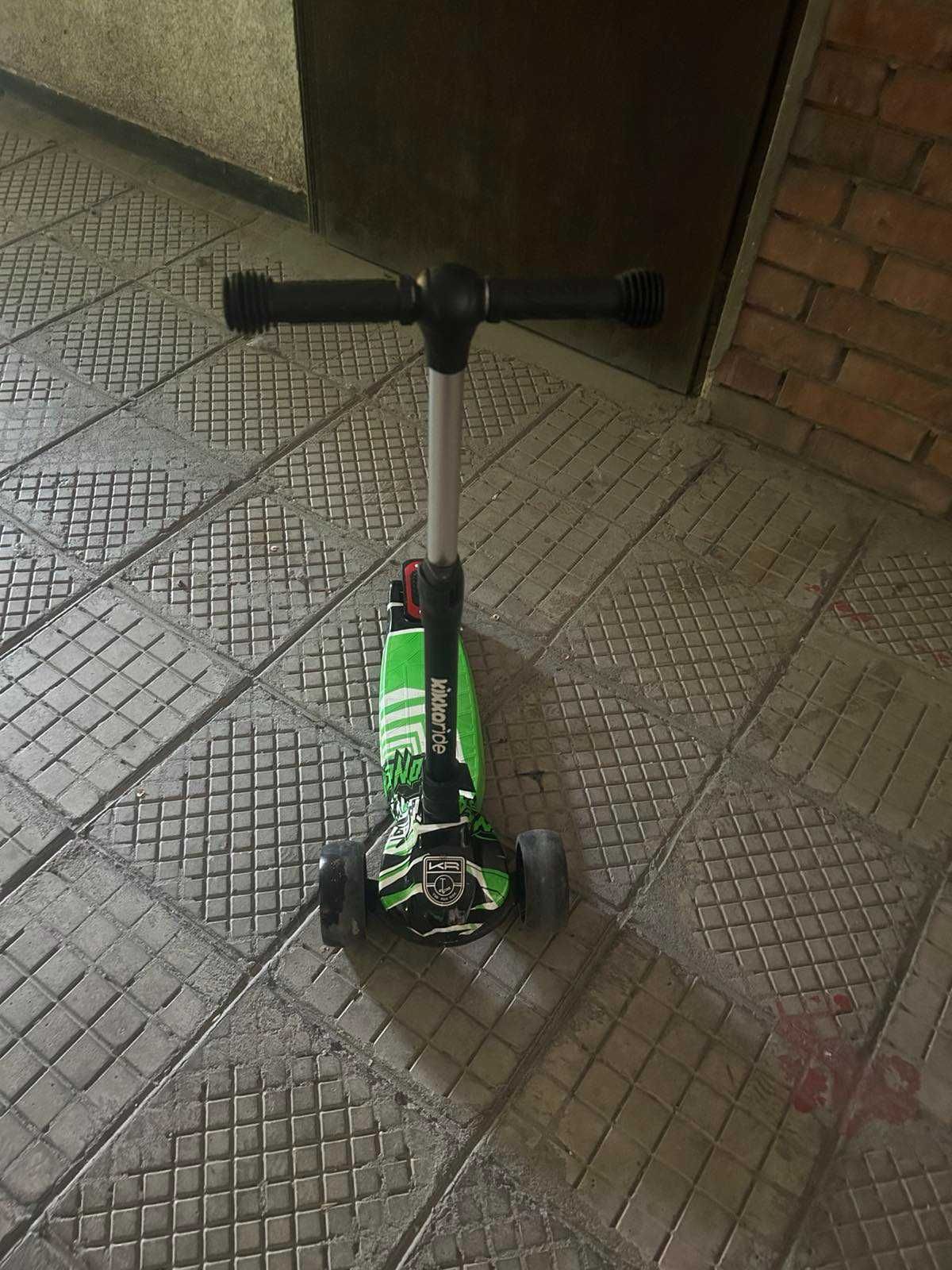 Продавам детска тротинетка