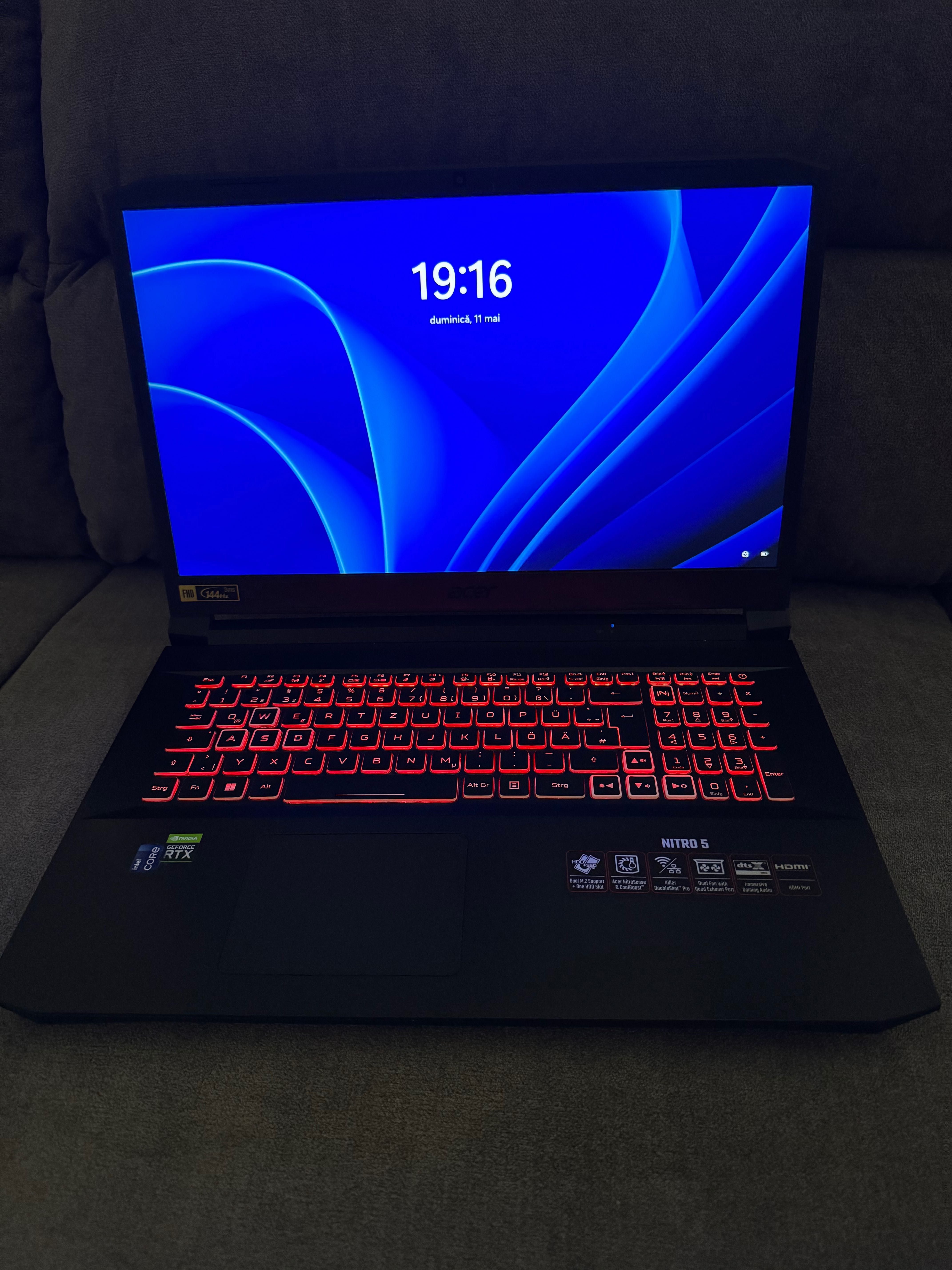 Vând laptop gaming Acer nitro 5