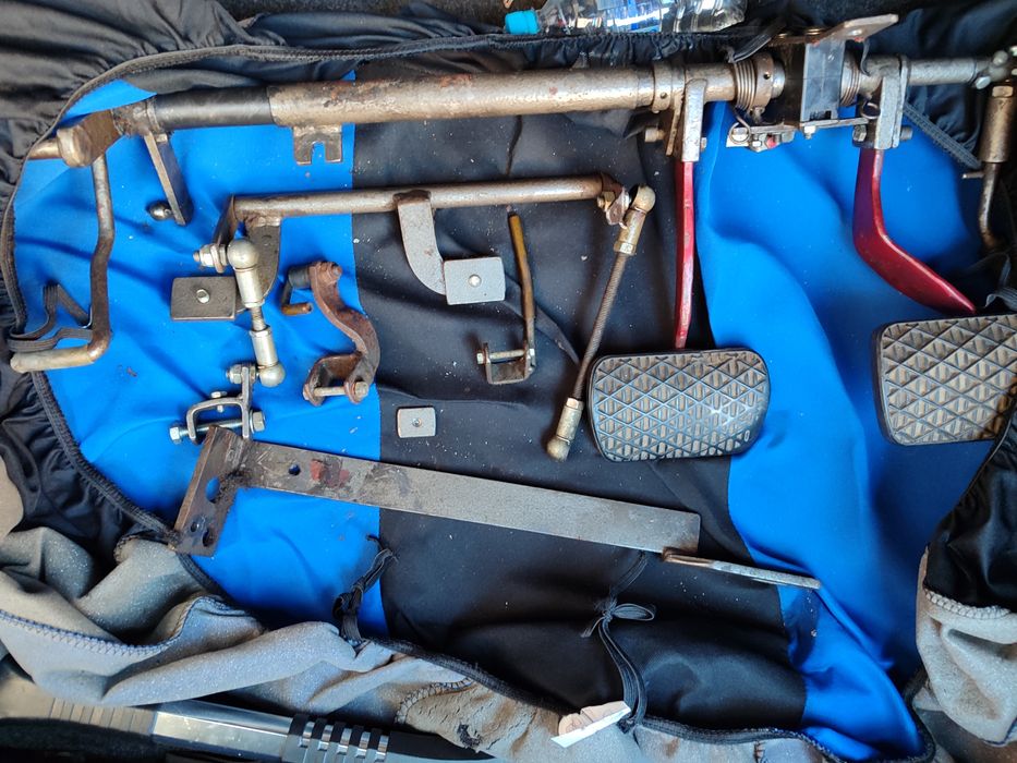 Педали за учебен автомобил