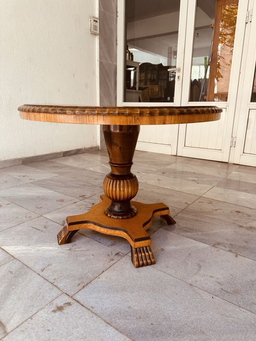 Антикварна кръгла маса в стил Бидермайер