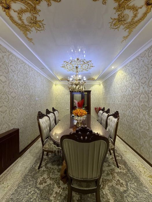 Продаётся 3-комнатная квартира с хорошей локацией.