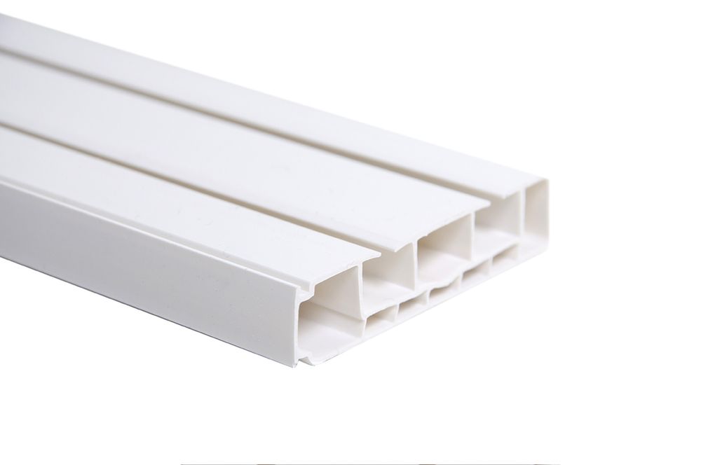 установка потолочних карниз