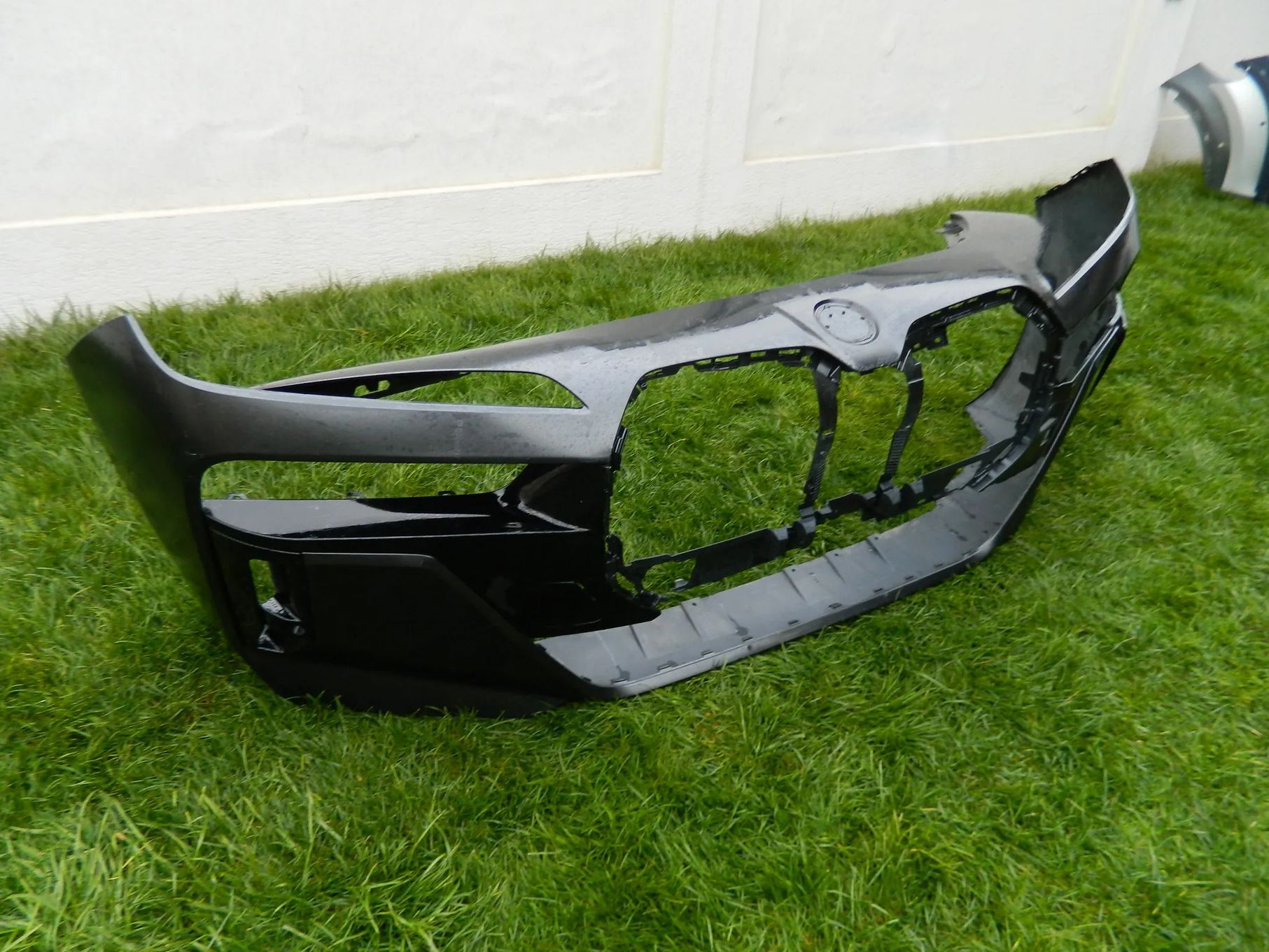 Bara fata BMW seria 7 , i7 , G70 M-Pachet cod 51118081544